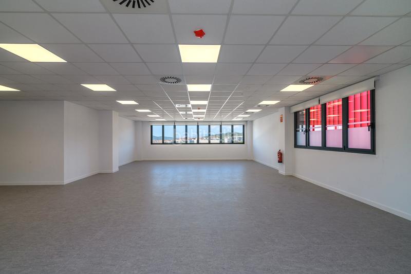 Foto 92bf4e0d-8402-45be-b237-a3d743eeb55f. Affitto ufficio con riscaldamento parcheggio in Centre Sant Just Desvern