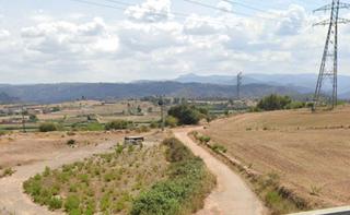 Finca rústica a Font dels Capellans - Sagrada Familia. Venta de 3558m de parcela agraria.