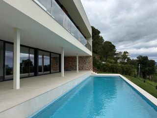 Casa en Urbanitzacions. Exclusive contemporary villa with panoramic sea views
