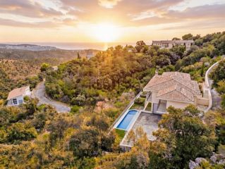 Xalet a Urbanitzacions. Espectacular villa con vistas panorámicas al mar en la exclusiva