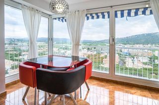 Studio in Centre-Platja. Estudio en venta en 1a linea de mar, con licencia turistica, ide
