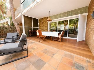 Reihenhaus in Centre-Platja. Vive a 2 minutos de la playa casa reformada con licencia turísti