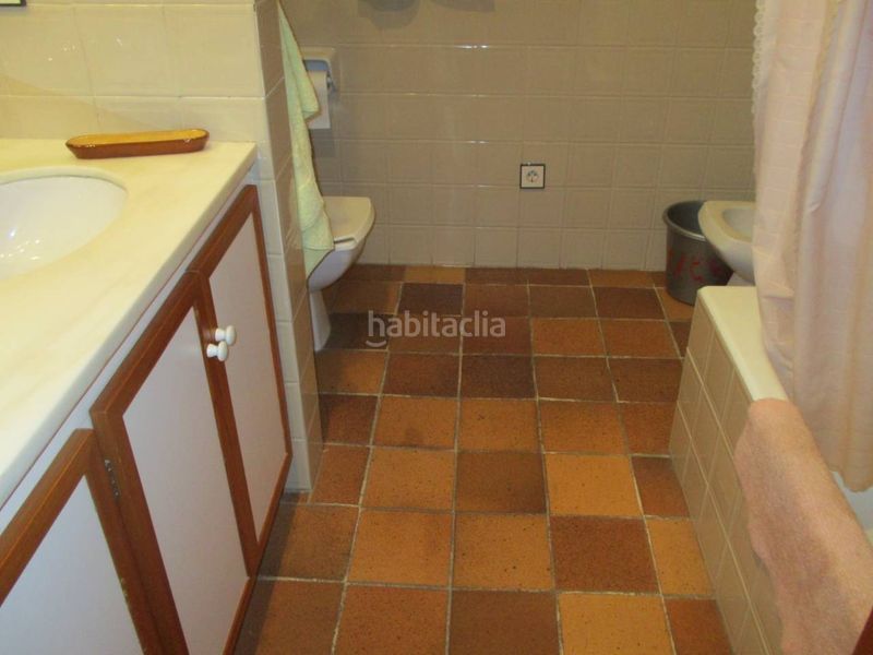 Foto 14c1a98e-93ed-437a-9e65-298e7ca67f03. Casa amb calefacció aparcament a Centre Vidreres