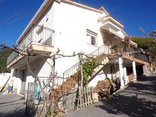 Casa a Argimon 1. Bonita casa en venta en urbanización de riudarenes