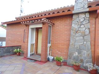 Haus  Tierno galván. Bonita casa en venta en urbanización de tordera