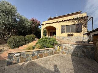Casa en Calle tarragona 31. Bonita casa en venta en urbanización de santa coloma de farners
