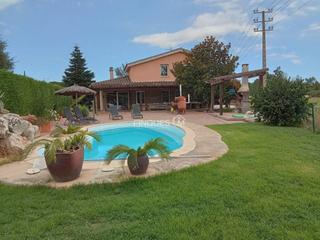 Maison  Narcís monturiol. Bonita casa en venta en urbanización de caldes de malavella