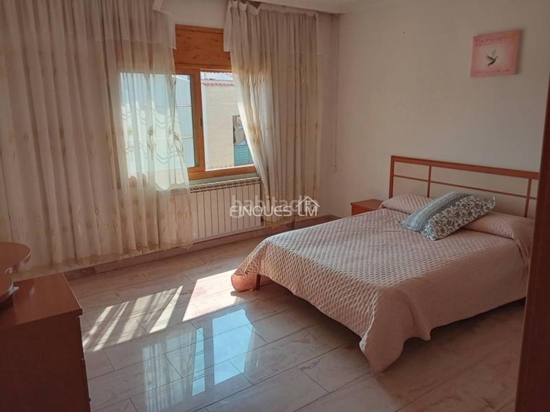 Foto 403ee2db-7f8a-4108-8588-f639c5c58a7d. Casa adosada bonita casa en venta en centro en Tordera Tordera