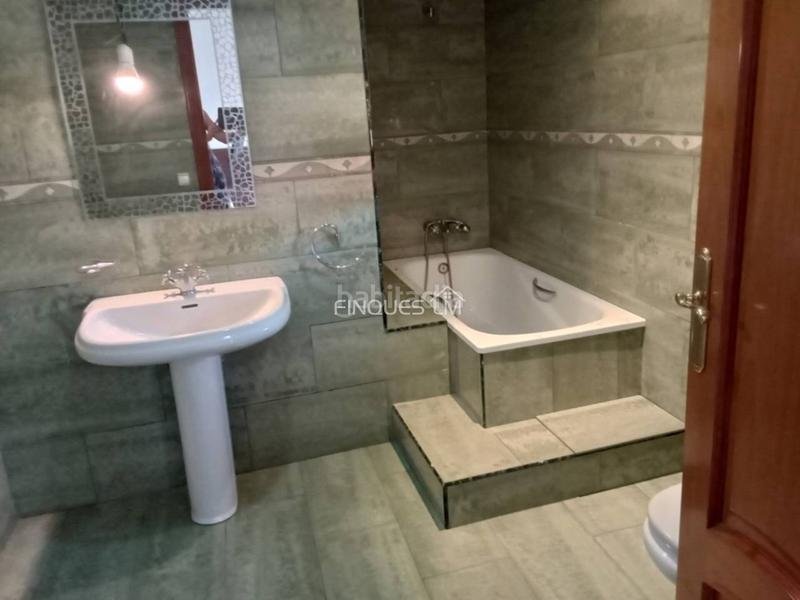 Foto 4e341fc0-4924-4c42-92a6-339ba9fd987b. Casa adosada bonita casa en venta en centro en Tordera Tordera