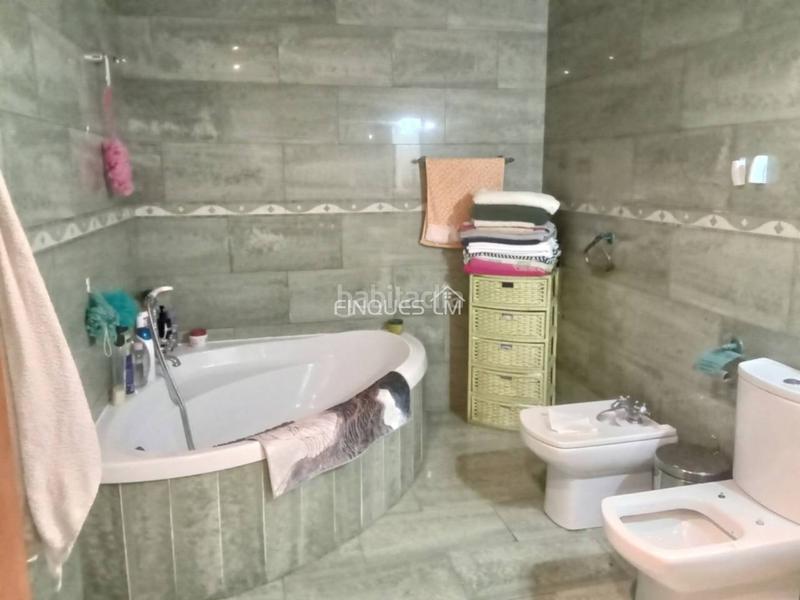 Foto 59cd8228-1f1a-4227-88e0-09192133599d. Casa adosada bonita casa en venta en centro en Tordera Tordera
