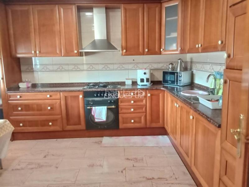 Foto 952a5116-fb36-4dfb-bb10-e0d363e41b08. Casa adosada bonita casa en venta en centro en Tordera Tordera