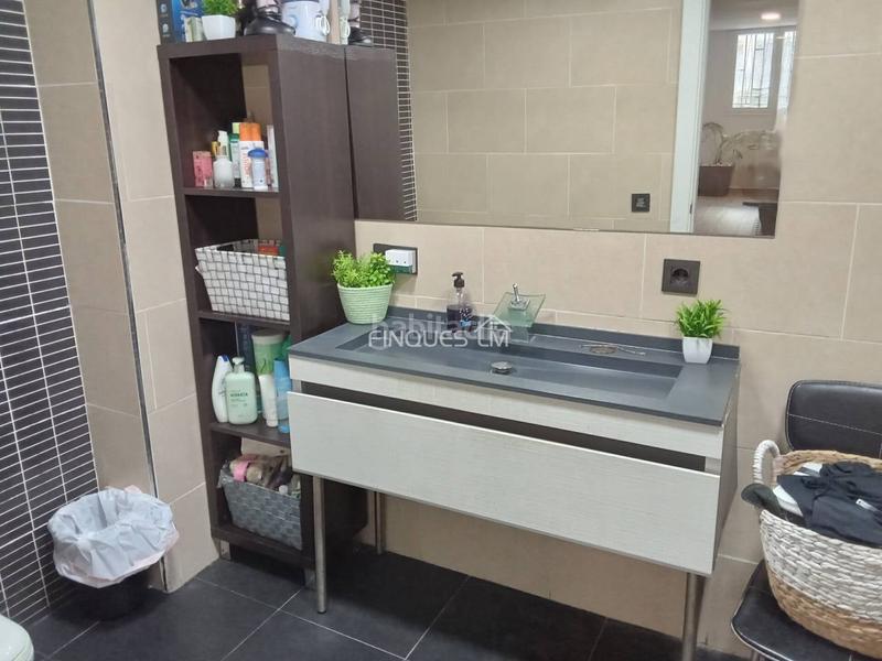 Foto cdb97c81-6a6c-4fbd-a751-2fdb1a62a616. Casa in calle carrer masnou 1 in Santa Coloma de Farners