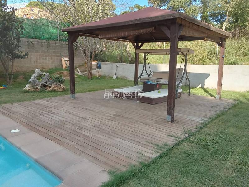 Foto e090bc4d-84a2-48b7-be05-8df753d5f1ab. Casa in calle carrer masnou 1 in Santa Coloma de Farners