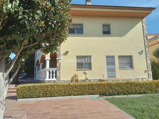 Casa  Montjuïc 1. Bonita casa en venta en urbanización de maçanet de la selva.