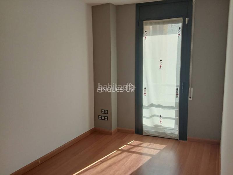 Foto 2dca83d8-5ff8-4e8e-8569-96a8ce81d73f. Pis amb calefacció aparcament a Tordera Tordera