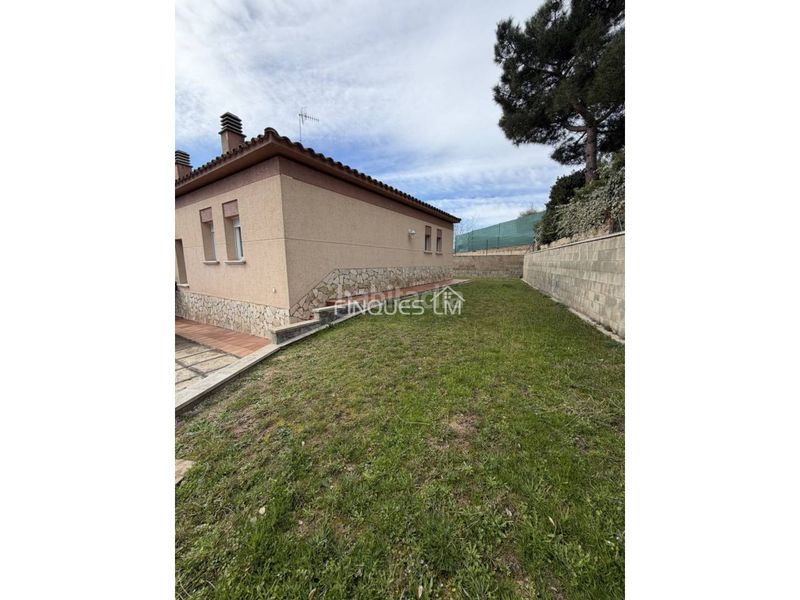 Foto 08a053ff-b945-4713-9fcd-60dd8c5606bc. Casa amb calefacció aparcament a Aiguaviva Parc Vidreres