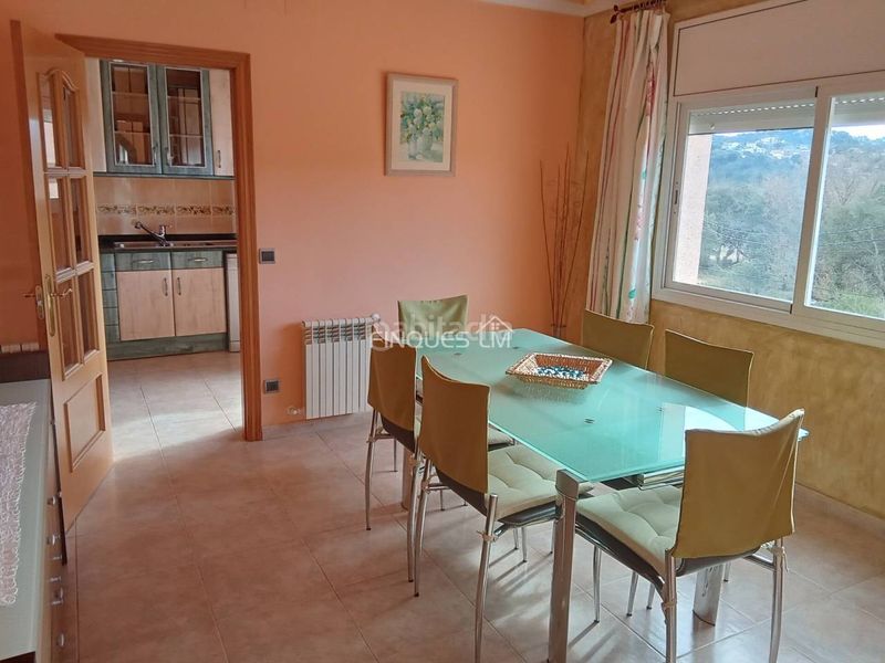 Foto a3a47390-e5de-48fa-a64c-8b116da86139. Casa amb calefacció aparcament a Aiguaviva Parc Vidreres