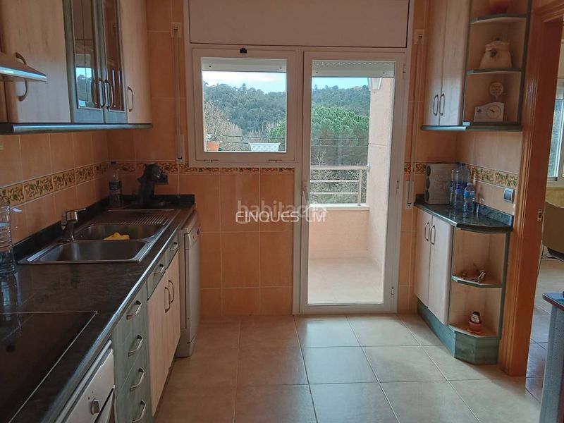 Foto b6525b2d-d5d3-4d8b-9aed-f53a4c2ac249. Casa amb calefacció aparcament a Aiguaviva Parc Vidreres