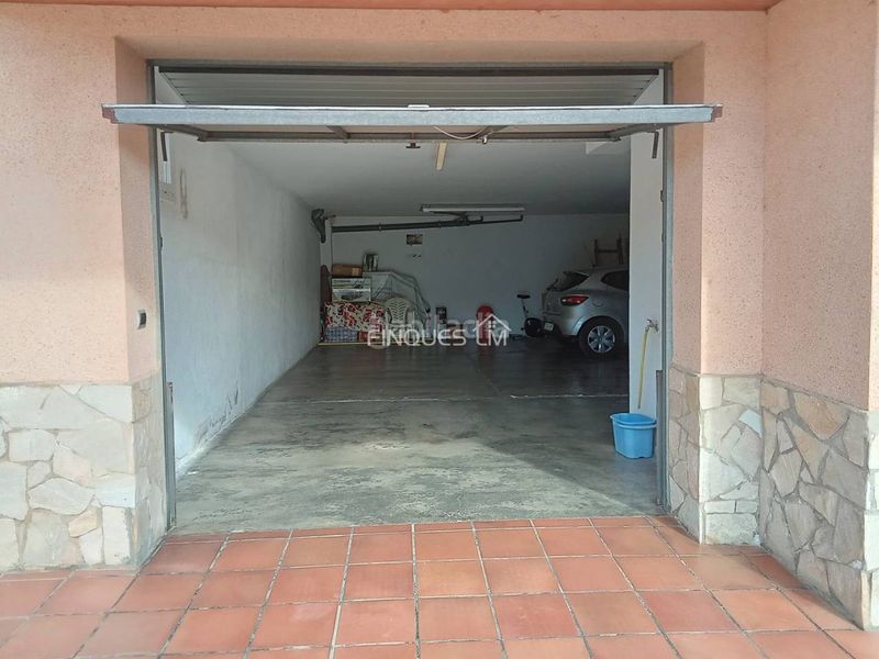 Foto b6f7d1fc-0771-49ff-be2d-c93ead9caf38. Casa amb calefacció aparcament a Aiguaviva Parc Vidreres