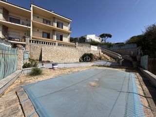 Casa adossada a Calle tierno galv�n 1. Bonita casa en venta en urbanizaci�n de tordera.