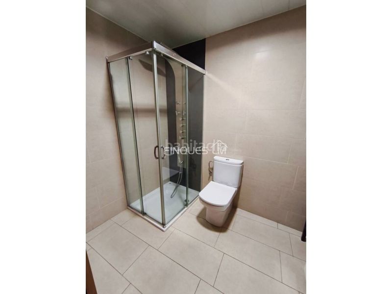 Foto 587f2223-c568-4642-9343-9c01f767aebf. Pis a calle camí ral 187 a Tordera Tordera