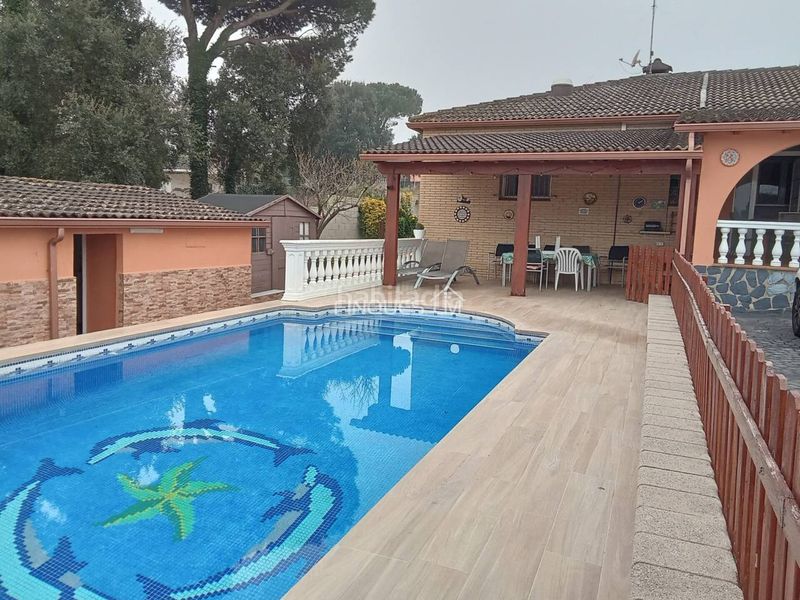 Foto 6581aa29-c6be-4c32-9371-605bf488ff68. Casa amb aparcament piscina a La Goba Vidreres