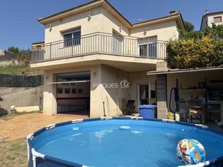 House  Calle juan ramón jiménez. Bonita casa en venta en urbanización de tordera