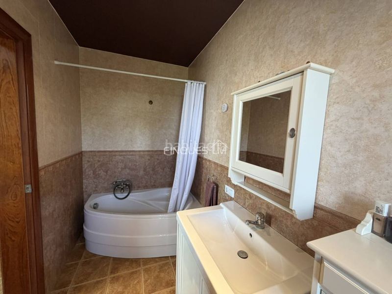 Foto 1724cdb0-2f6b-44eb-92c7-965e0c1f2d5a. Casa amb calefacció piscina a Niàgara Parc -Àgora Parc Tordera