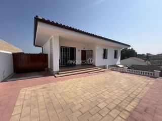 Casa  Calle santa coloma de farners. Bonita casa en venta en una urbanización de tordera