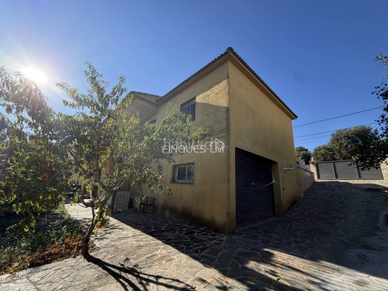 Foto 1449a4cd-3f00-4bd7-9689-92e47b530724. Casa se vende bonita vivienda situada en una tranquila urbanización , en Maçanet de la Selva