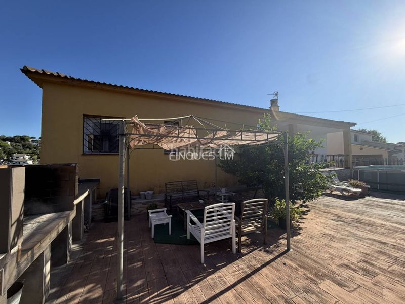 Foto e9a3568f-693f-4c72-a2c6-8a03071199c1. Casa se vende bonita vivienda situada en una tranquila urbanización , en Maçanet de la Selva