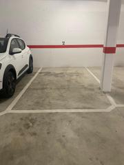 Parking voiture  Carrer de la independència. Bajos con terraza espectacular - obra nueva