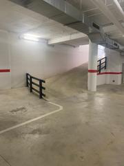 Parking voiture  Carrer de la independència. Plaza grande en finca de obra nueva