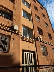 Appartement dans Carrer del doctor robert 178. Piso de 58 metros 2 habitaciones posibilidad de 3 habitaciones e