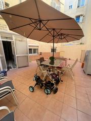 Appartement  Carrer de la sagrada famlia. Piso 68 metros 3 habitaciones con patio 30 metros