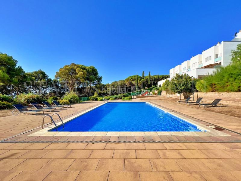 Foto 23d4f72a-e675-4668-b639-62dac3fe10bc. Casa a schiera con riscaldamento parcheggio piscina in Lloret de Mar