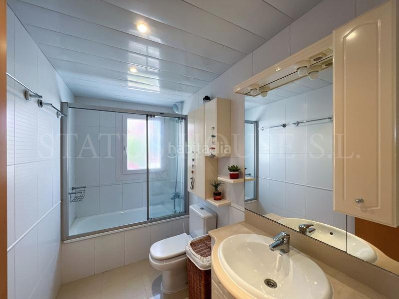 Foto 4837cfe8-7e8e-43ea-879b-9997200180d7. Casa a schiera con riscaldamento parcheggio piscina in Lloret de Mar