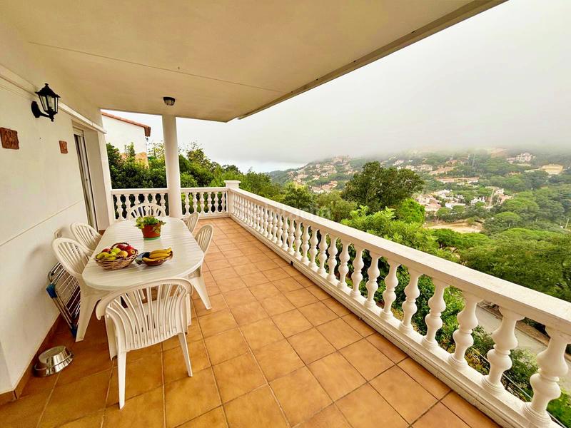 Foto cf410d56-739d-436d-857a-ad5ac8ce1fc6. Chalet avec cheminée parking piscine dans Serra Brava Lloret de Mar