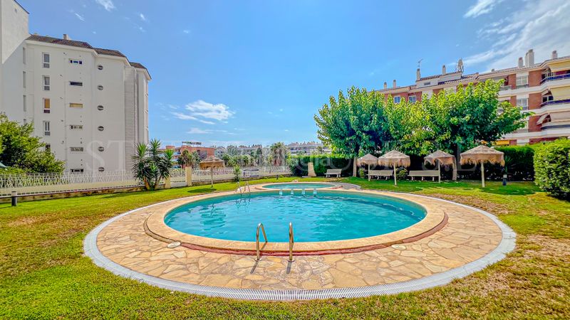 Foto 08a6938f-701c-491c-adc4-58fec800b588. Planta baixa amb calefacció piscina a Fenals Lloret de Mar