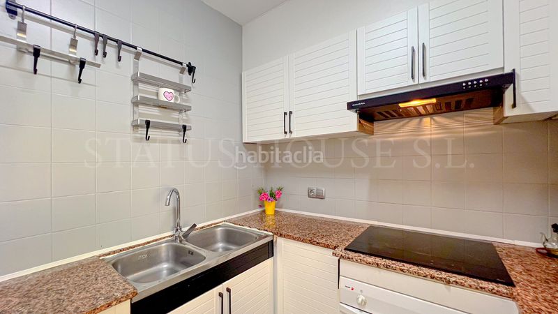 Foto 0c3ce7eb-a68e-40f3-a3cf-23b120d2ee6b. Planta baixa amb calefacció piscina a Fenals Lloret de Mar