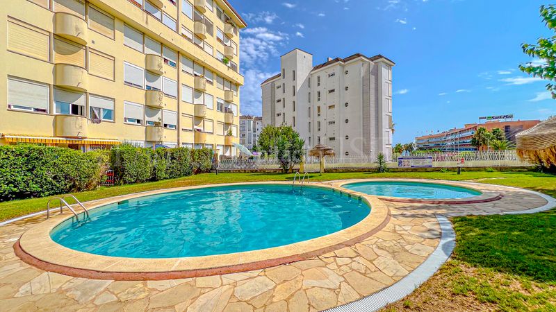 Foto ce2f6799-5559-4fb3-ba6b-ff8dff77441d. Planta baixa amb calefacció piscina a Fenals Lloret de Mar