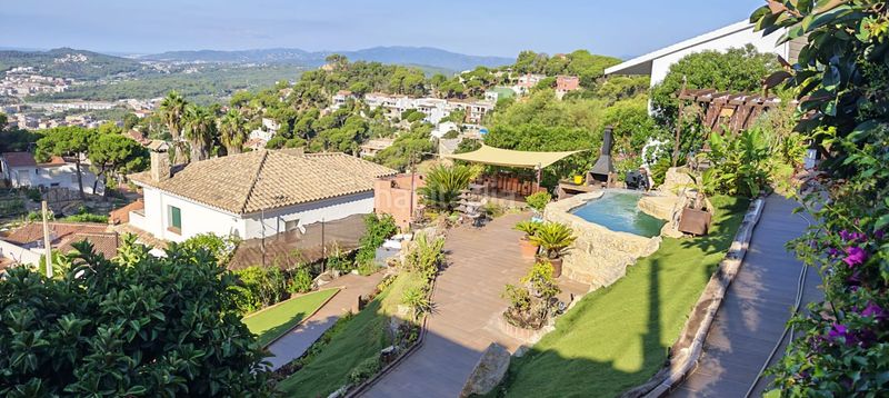 Foto 90bf3f0c-9475-4dd0-8c7b-8c6d7f95b0ac. Casa amb piscina a Roca Grossa Lloret de Mar