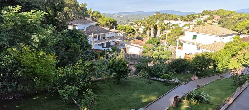 Foto a5b51569-0c86-4ee3-8dfd-fce57e57c31b. Casa amb piscina a Roca Grossa Lloret de Mar