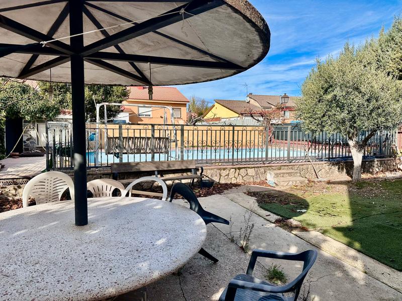 Foto 4d79c036-3aca-4c9d-bf7d-014505dca2d2. Chalet with fireplace parking pool in La Paloma-Asfain Azuqueca de Henares