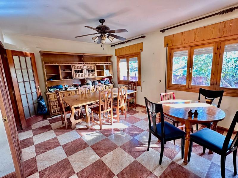 Foto ac3fae46-3cce-4d36-8840-e53f9a9fdd74. Chalet with fireplace parking pool in La Paloma-Asfain Azuqueca de Henares