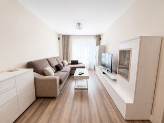 Location Appartement  Calle rafael alberti. !espectacular piso de 3 habitaciones¡