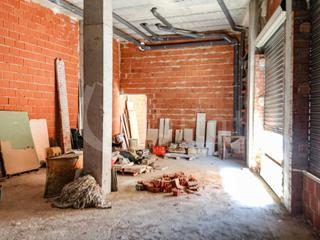 Duplex  N/a. Construcción tipo dúplex con 180m2 a la venta en los montesinos,