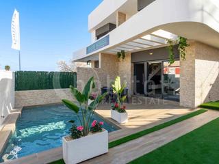Maison jumelée  N/a. Promoción de villas semiadosadas a la venta en urbanización la h