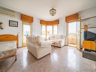 Appartement à Avenida mar del 85. Apartamento con 4 dormitorios y terraza a la venta en los montes