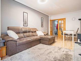 Appartement à Calle la paz 19. Apartamento en primera planta, con solárium y piscina comunitari
